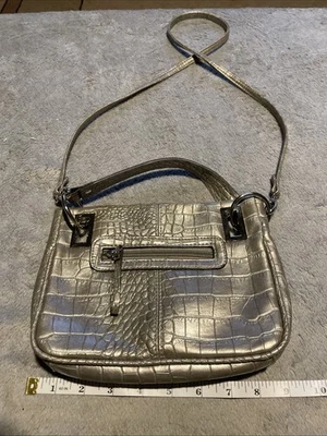Bolso Bandolera Bueno Imitación Croc Plateado Foto 1 de 3