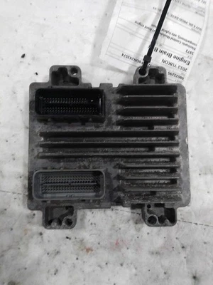 Módulo de control de motor usado (ECM) se adapta a: Módulo de control electrónico GMC Yukon 2013 Foto 1 de 4