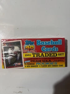 1991 Topps Traded Set RARO caja de color 132 tarjetas de béisbol selladas de fábrica 32+ años - Imagen 1 de 2