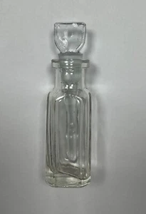 VIDRIO CUADRADO 1/2 oz. BOTELLA CON DISPENSADOR DE VIDRIO PARA LÍQUIDO - Imagen 1 de 1