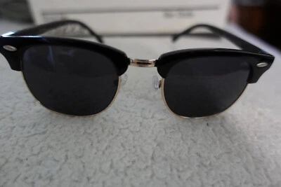 lucky BRAND D901 BLACK sunglasses USED WITH MARKS PRESENT -LOCATED SG 7 - Image 1 of 4