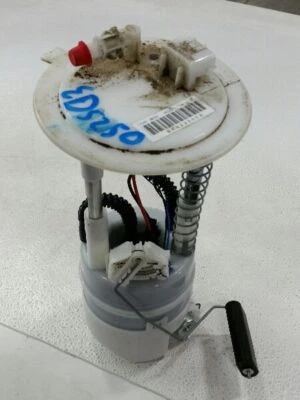 Bomba de combustible usada se adapta a: conjunto de bomba Nissan Rogue 2015 QR25DE 2,5 L FWD grado A Foto 1 de 4