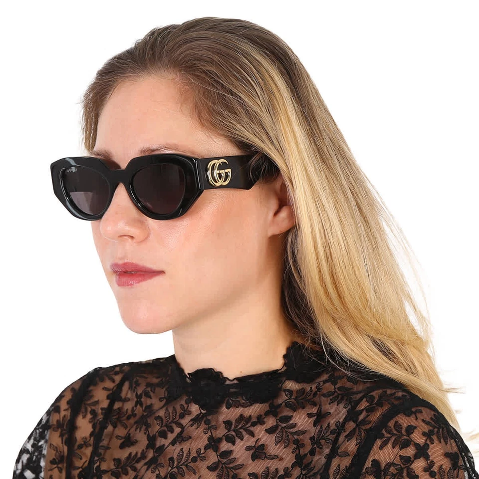 古驰灰色几何女士太阳镜 GG1421S 001 51 GG1421S 001 51 — 第 1/4 张图片