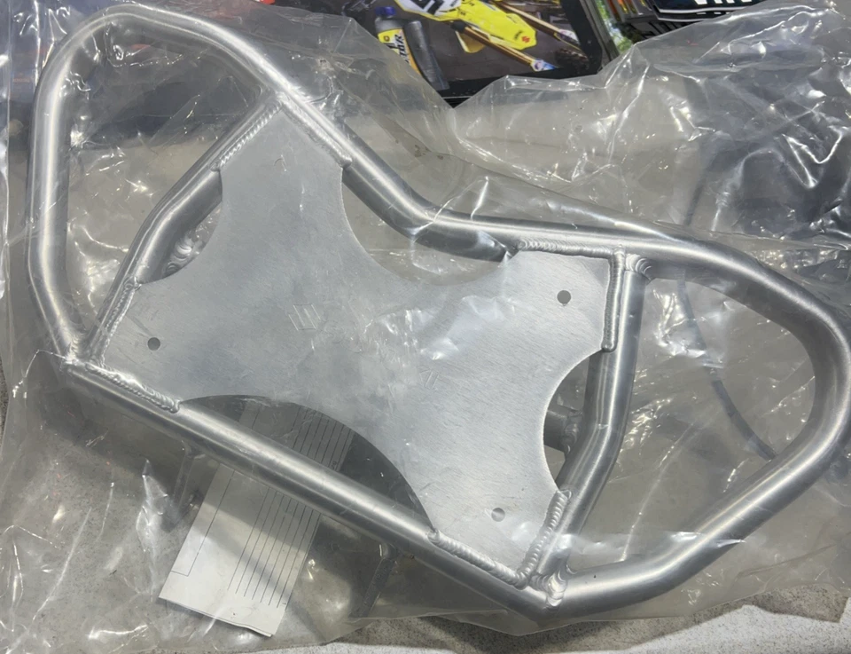 Nuevo parachoques delantero de carreras Suzuki LTR450 2006-2009 990A0-45034 Foto 1 de 1