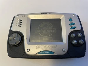 Tiger Game.Com Pocket Pro Light - funktioniert! mit Jurassic Park Spiel - Bild 1 von 16