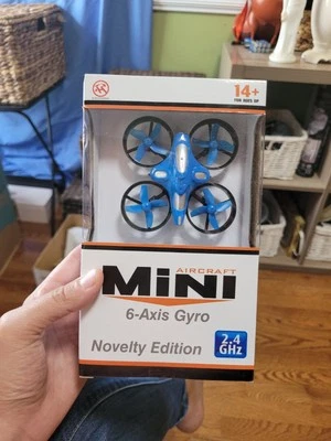 Aircraft Mini 6 Axis Gyro 2.4ghz Novelty Edition 14+ - Image 1 of 4