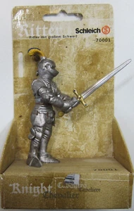Schleich Ritter Blue & Yellow Crested Knight With Sword 70001 - Picture 1 of 3