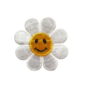 #2897 Daisy Flower w/Smiling Face Embroidery Iron On Applique Patch-2"x2" - Picture 1 of 1