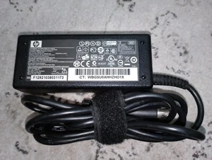 HP Netzteil - Original - 65W - Bild 1 von 4