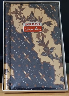 Álbum de fotos SHINTA 1988 balinés/indonesio, 54 slip-ins, nunca usado, marrón Foto 1 de 4