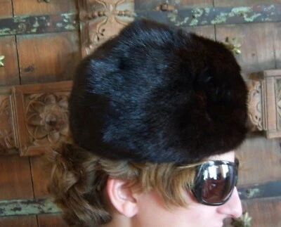 GORRA SOMBRERO PIEL VISÓN Damas Roller Pill Satinado Forrado De Colección Europea Caoba Oscura Usada en Excelente Condición Foto 1 de 4