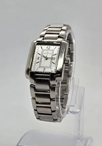Orologio Anne Klein Rettangolare Tono Argento Moda Y121E 10/8065 Batteria Nuova - Foto 1 di 18