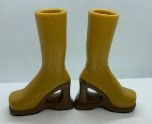 BARBIE MY SCENE STIVALETTO ALTO MARRONE CHIARO E MARRONE MODA CUCITURE DETTAGLIATE - Foto 1 di 6