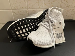 New Adidas UltraBoost 4.0 DNA White Silver Metallic Women's Size 6.5 US FY9333 - Picture 1 of 16