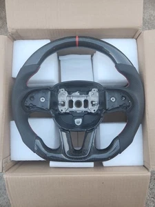 Volante de fibra de carbono SRT Hellcat (2015-2024) - Imagen 1 de 4