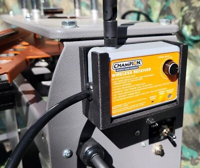 FREY INNOVATIONS Champion Wheelybird Auto-feed Trap Remote Holder for Receiver