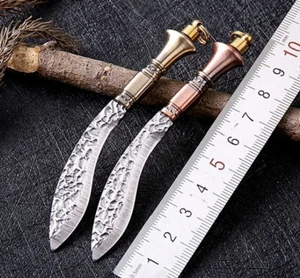Mini cuchillo colgante de cimitarra de bolsillo con mango de cobre de latón hoja de acero - Imagen 1 de 12