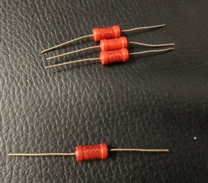 4 resistenze rosse vintage MAT-2 470 e 680 ohm 5% avvolte a filo URSS MLT nuove/vecchie - Foto 1 di 1
