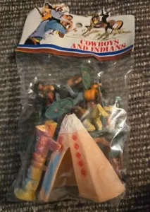Vintage Cowboys And Indians Made In Hong Kong Toys - Picture 1 of 4