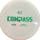 Disque de golf Latitude 64 Frost Compass milieu de gamme (choisissez votre couleur)
