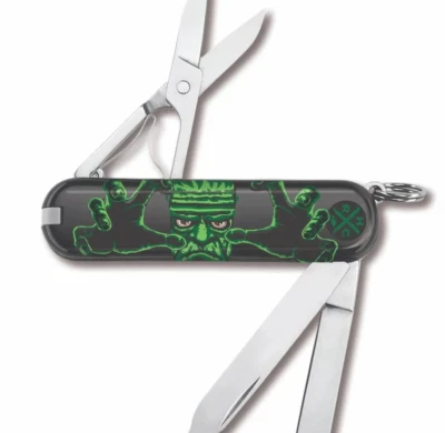 Cuchillo Victorinox Swiss Army Clásico SD Halloween Frankenstein LE de 50 RETIRADO Foto 1 de 2
