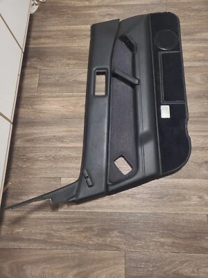 Оригинальная черная дверная панель со стороны водителя для Mitsubishi Starion 1983 - 1986 годов выпуска - Изображение 1 из 4