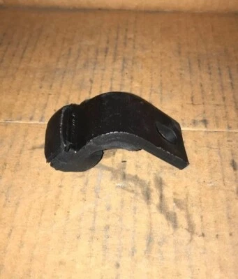 Soporte de montaje de motor Karlyn - #201-240-0665 / 18-665M - Se adapta a Mercedes Benz 190E Foto 1 de 4