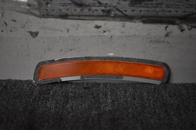 BMW 330I 2019-2023 base panel reflector derecho OEM de fábrica Foto 1 de 4