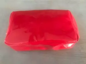 Bolso de maquillaje Avon Christian LaCroix Rouge vinilo rojo bolso sellado - Imagen 1 de 4