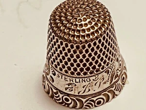 Vintage Sterling Thimble (Stern Bros Co. ? )  ID. Number 439 - Picture 1 of 3