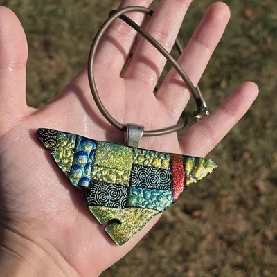 Colgante de vidrio dicroico triángulo cuerda de goma collar de broche de plata de ley 925  Foto 1 de 4