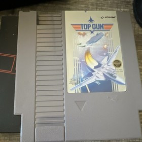 Konami Top Gun (Nintendo NES, NTSC-U/C US/Canada) Game Cartridge and manual 