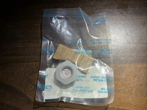 Society Of Automotive Eng. Plug Humidity Indicator 6685-01-081-7036 SAE-AS26860  - Picture 1 of 4