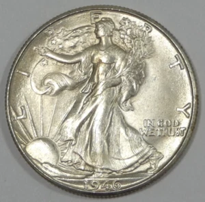 Medio dólar Walking Liberty 1946-D bonito BRILLANTE SIN CIRCULAR plata 50 centavos - Imagen 1 de 4