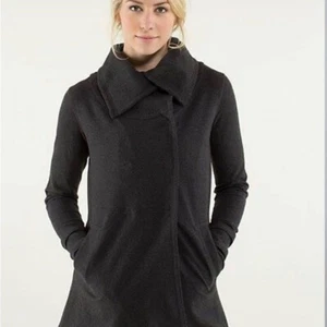 Lululemon Savasana Gratitude Wrap, Size 6 Oversized. Great Condition. - Picture 1 of 10