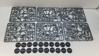 Warhammer AoS - KRULEBOYZ HOB GROT SLITTAZ On Sprue - Image 1 of 4