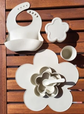 7tlg. Tischset Silikon Teller Schale Brotdose Becher Löffel Geschirr grün neu - Bild 1 von 4