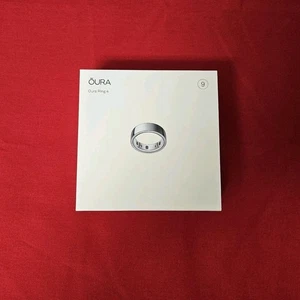 OURA Ring Gen 4 - SILVER - Size 9 -New + Sealed.  SIZE BEFORE PURCHASE - Picture 1 of 3