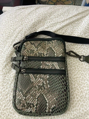 Sondra Roberts Camo / Snake Green Faux Leather Crossbody Bag Pockets  7.5 X 5.25 - Image 1 of 4