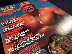 WWF WWE Magazine luglio 1989 Hulk Hogan Zeus Savage Rude Warrior Fuji con custodia - Foto 1 di 9