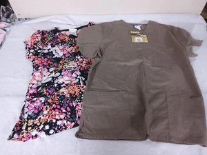 Woman's Size Medium Scrub Tops - Imagen 1 de 9