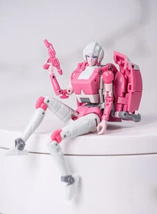 Deformabl Robot Arcee Autobot Dr. WU MS-30 Action Figure Kids Toys In Stock New! - Picture 1 of 11