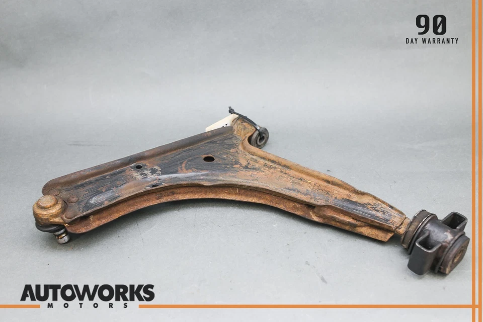 Оригинальный нижний рычаг управления поперечным рычагом со стороны переднего правого пассажира 83-87 Porsche 944 - Изображение 1 из 4