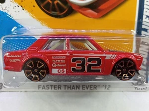 SCHNELLER ALS JE ZUVOR DATSUN BLUEBIRD 510 #32 ROTE HEISSE RÄDER 1/64 DRUCKGUSS AUTO - Bild 1 von 10