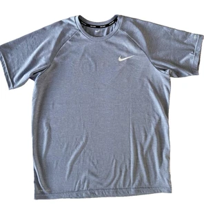 Nike Shirt Herren Medium Grau Dri-FIT Schwimmen Sport UPF 40+ Performance Tee - Bild 1 von 9