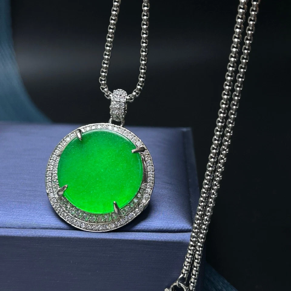 Colgante y collar tallado en jadeíta verde hielo perfecto natural real Foto 1 de 4