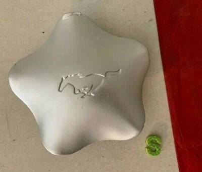 #S (1) 1994-1998 Ford Mustang V6 GT tampa central F4ZC-1A096-DA   - Imagem 1 de 4