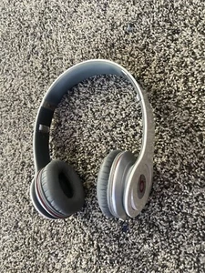 Beats Wired Headphones - Picture 1 of 3