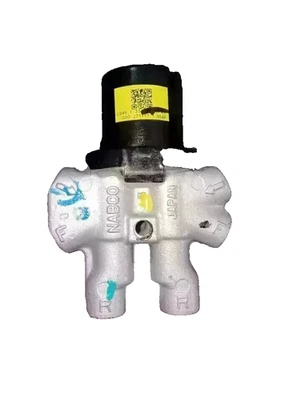 Suzuki Samurai Brake Proportioning Valve Bosch-Genuine SUZUKI Part 51910-83110 - Image 1 of 4