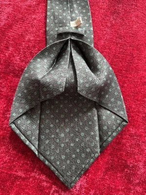 Corbata Bvlgari 7 pliegues en estado nuevo sin etiquetas Foto 1 de 4